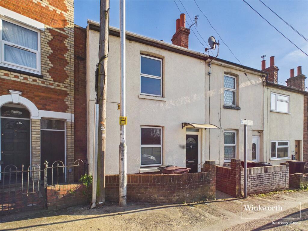 2 bed Mid Terraced House for rent in Reading. From Winkworth - Reading