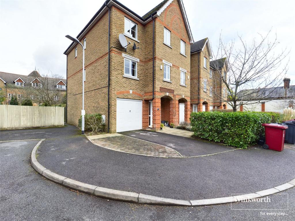 5 bed Semi Detached for rent in Shinfield. From Winkworth - Reading