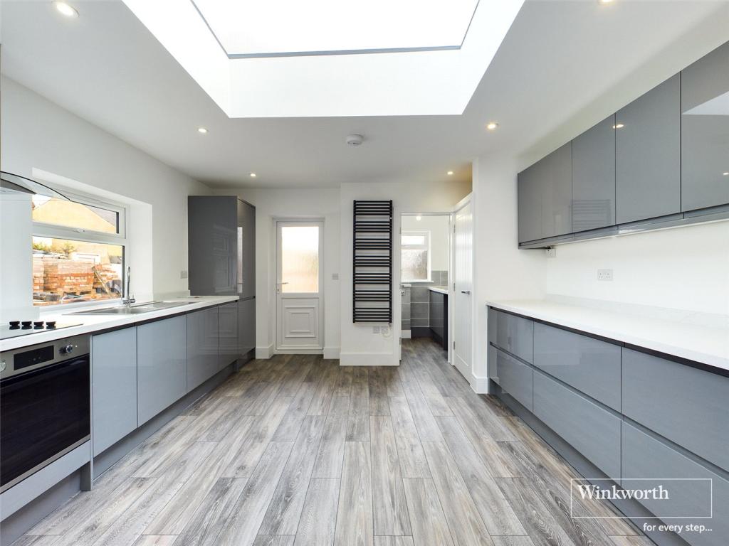 3 bed End of Terrace for rent in Reading. From Winkworth - Reading