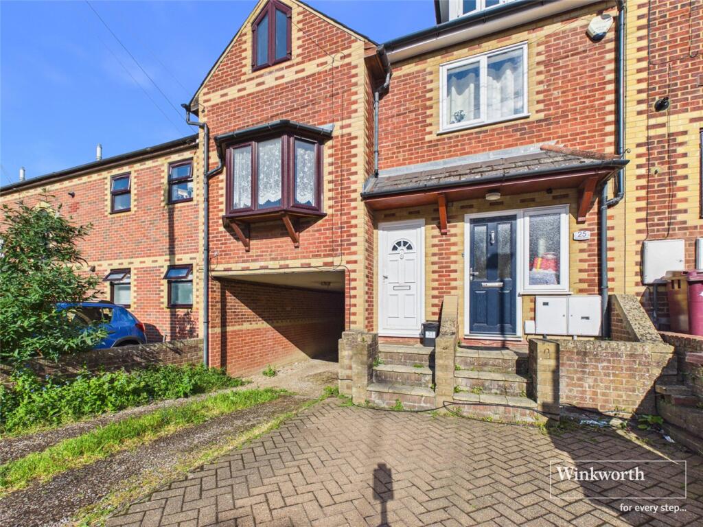 2 bed Mid Terraced House for rent in Reading. From Winkworth - Reading 2 bed Mid Terraced House for rent in Reading. From Winkworth - Reading