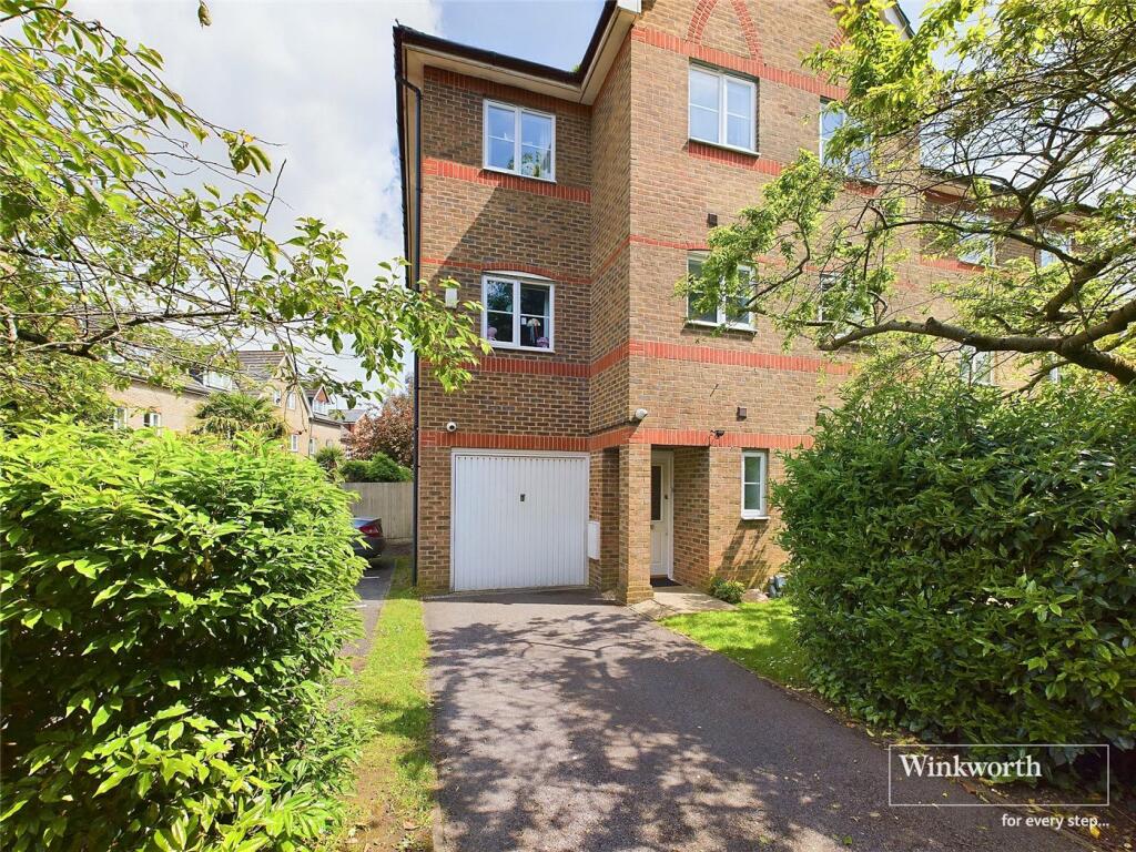 4 bed Semi Detached for rent in Shinfield. From Winkworth - Reading