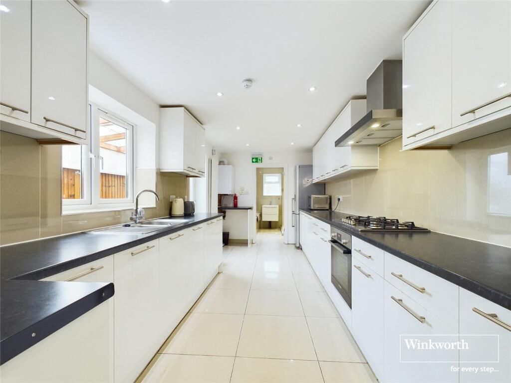 6 bed Mid Terraced House for rent in Reading. From Winkworth - Reading 6 bed Mid Terraced House for rent in Reading. From Winkworth - Reading