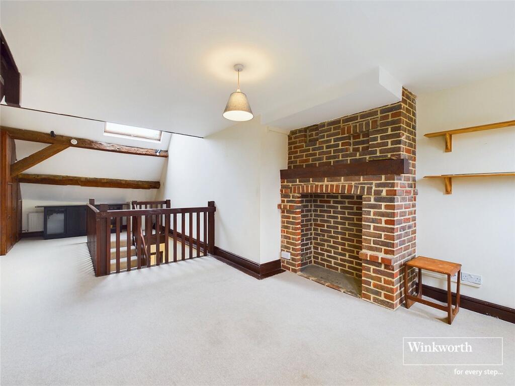 3 bed Mid Terraced House for rent in Reading. From Winkworth - Reading