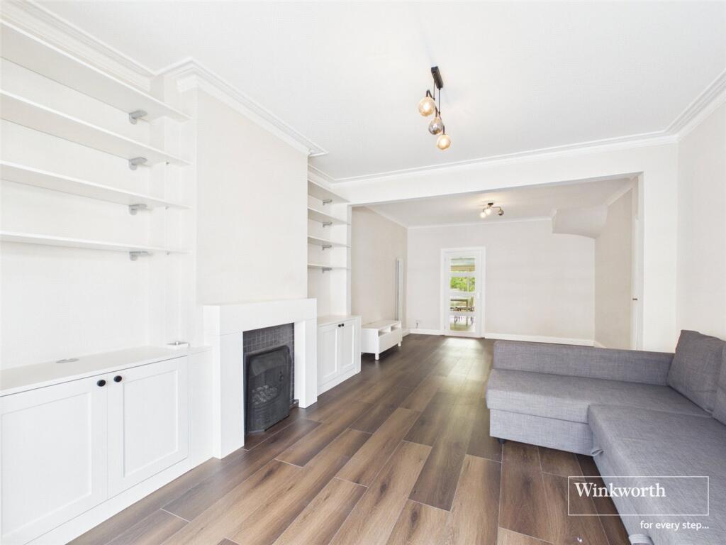 3 bed Mid Terraced House for rent in Reading. From Winkworth - Reading