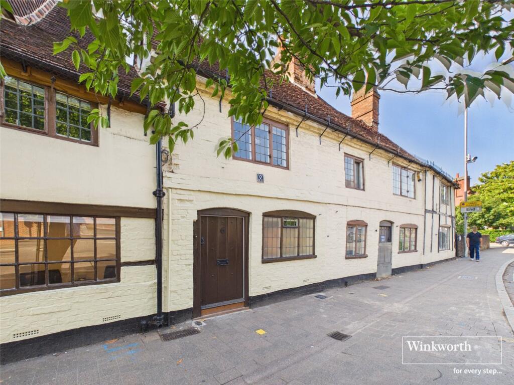 2 bed Mid Terraced House for rent in Chazey Heath. From Winkworth - Reading