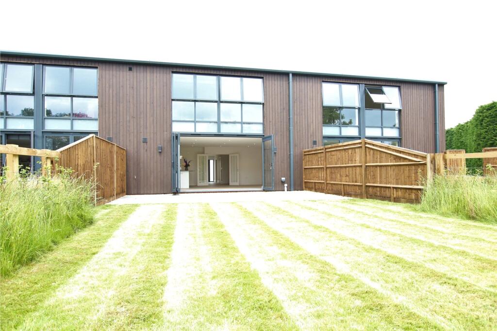 3 bed Barn Conversion for rent in Church End. From Winkworth - Reading 3 bed Barn Conversion for rent in Church End. From Winkworth - Reading