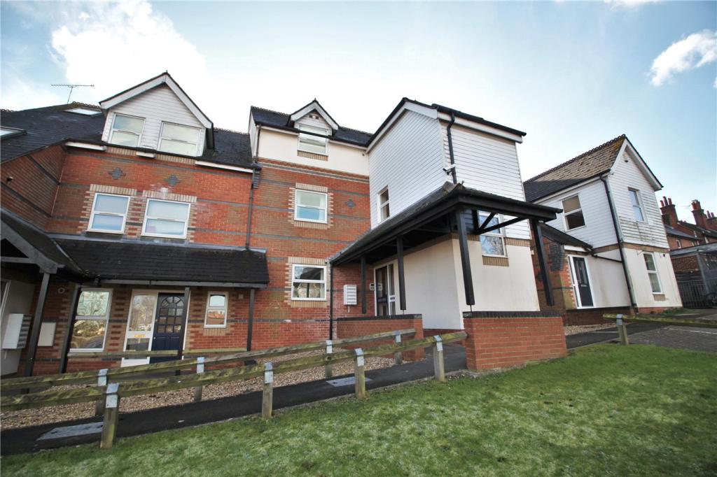 1 bed Apartment for rent in Burghfield. From Winkworth - Reading