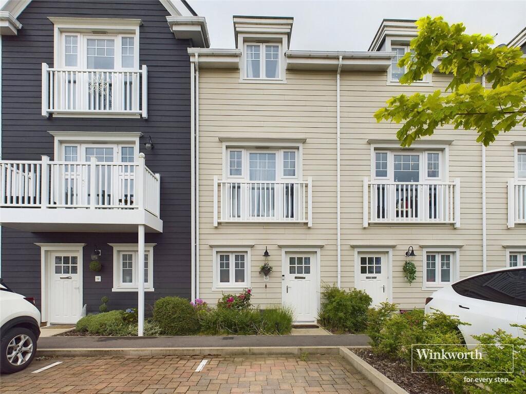 3 bed Town House for rent in Shinfield. From Winkworth - Reading