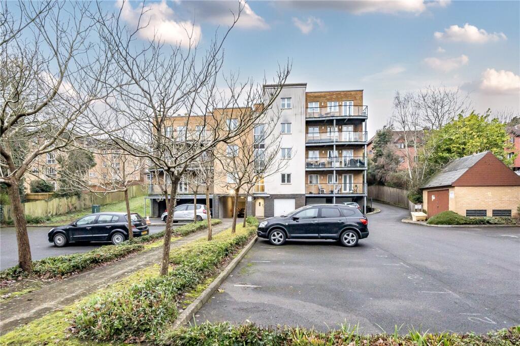 2 bed Apartment for rent in Southampton. From Winkworth - Romsey