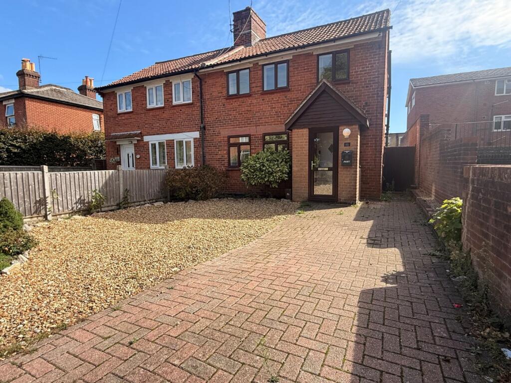 3 bed Semi Detached for rent in Southampton. From Winkworth - Romsey 3 bed Semi Detached for rent in Southampton. From Winkworth - Romsey