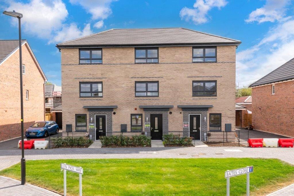 4 bed Mid Terraced House for rent in Morton. From Winkworth - Sleaford