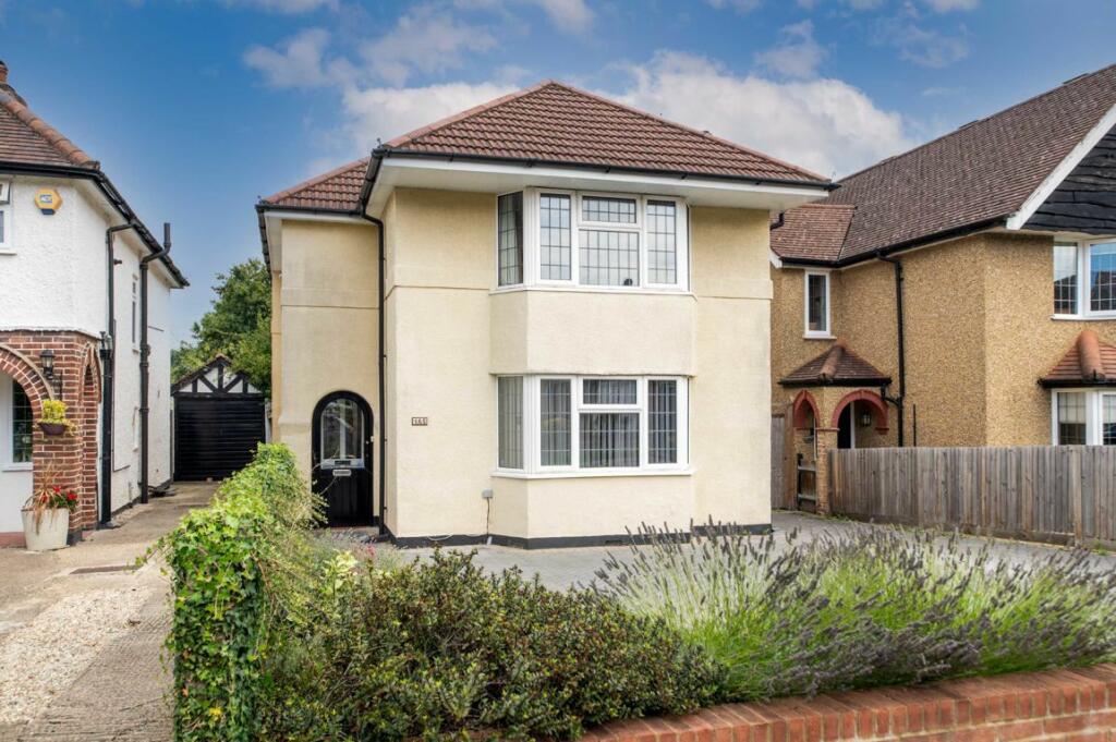 3 bed Detached House for rent in Pinner. From Colin Dean