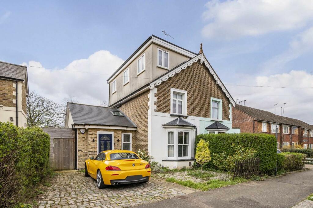 4 bed Semi-Detached House for rent in Harrow. From Colin Dean