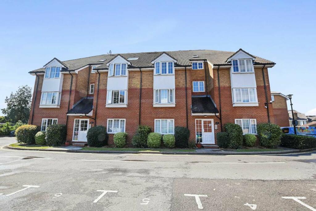 2 bed Flat for rent in Watford. From Colin Dean