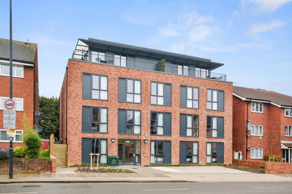 0 bed 1st Floor Flat for rent in Harrow. From Colin Dean