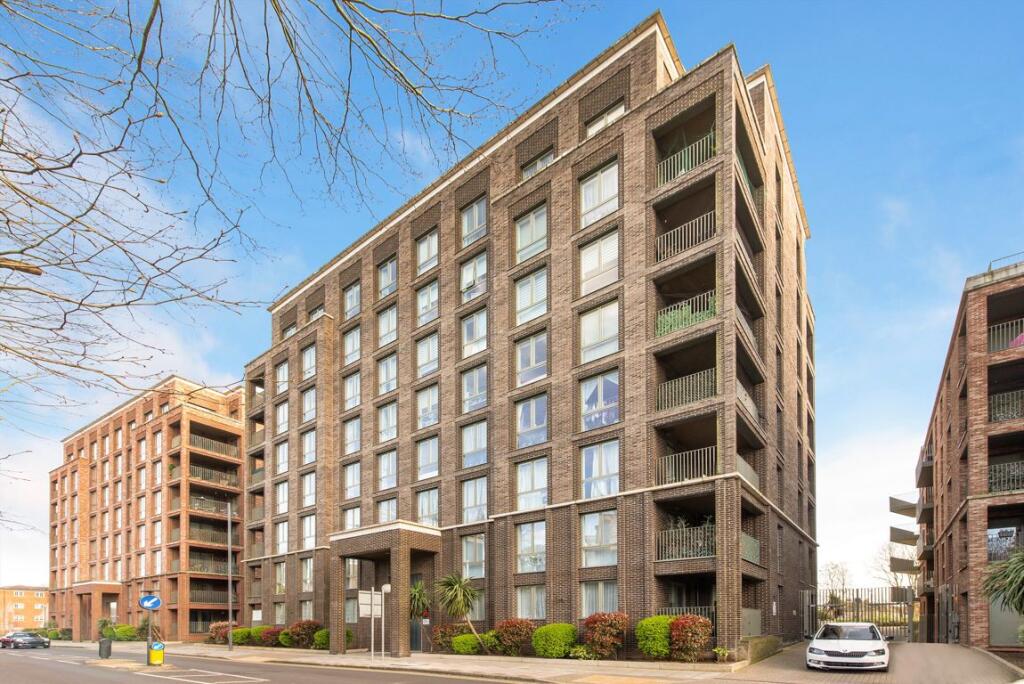 3 bed Detached for rent in Harrow. From Colin Dean