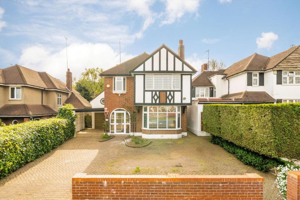 4 bed Detached for rent in Harrow. From Colin Dean