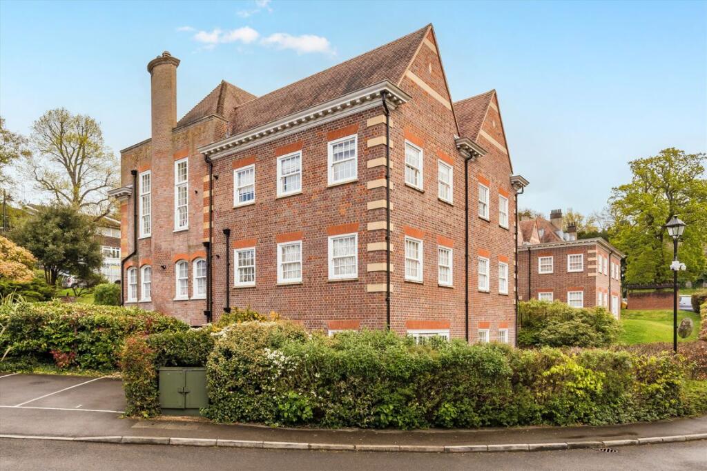 2 bed 1st Floor Flat for rent in Harrow. From Colin Dean