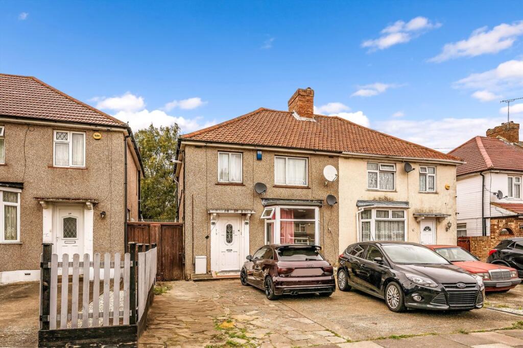 1 bed 1st Floor Flat for rent in Northolt. From Colin Dean
