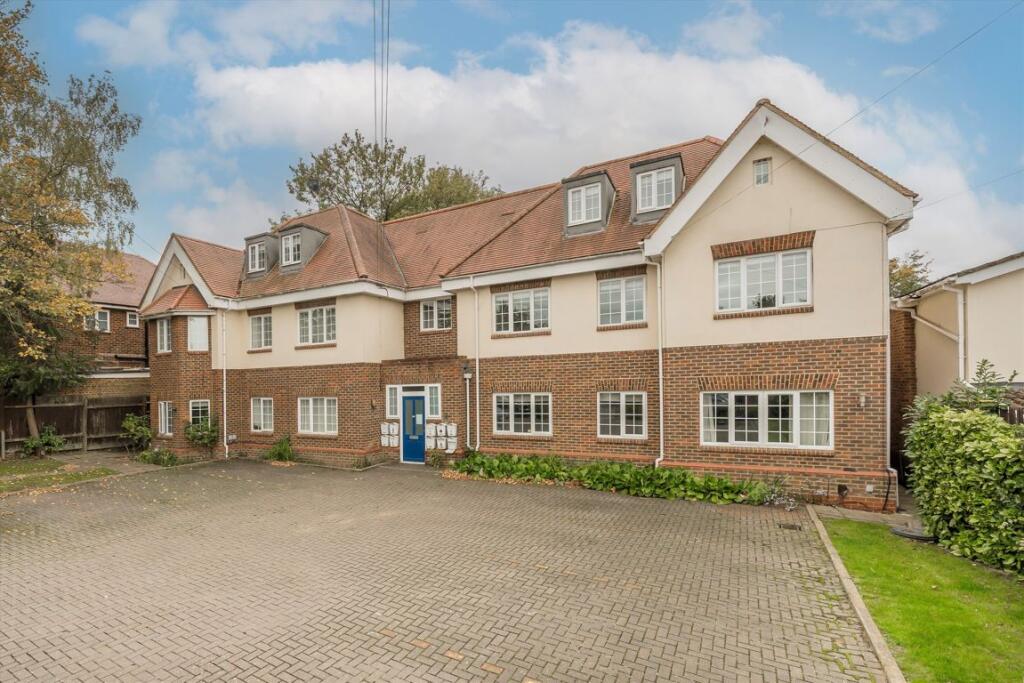 2 bed 1st Floor Flat for rent in Uxbridge. From Colin Dean