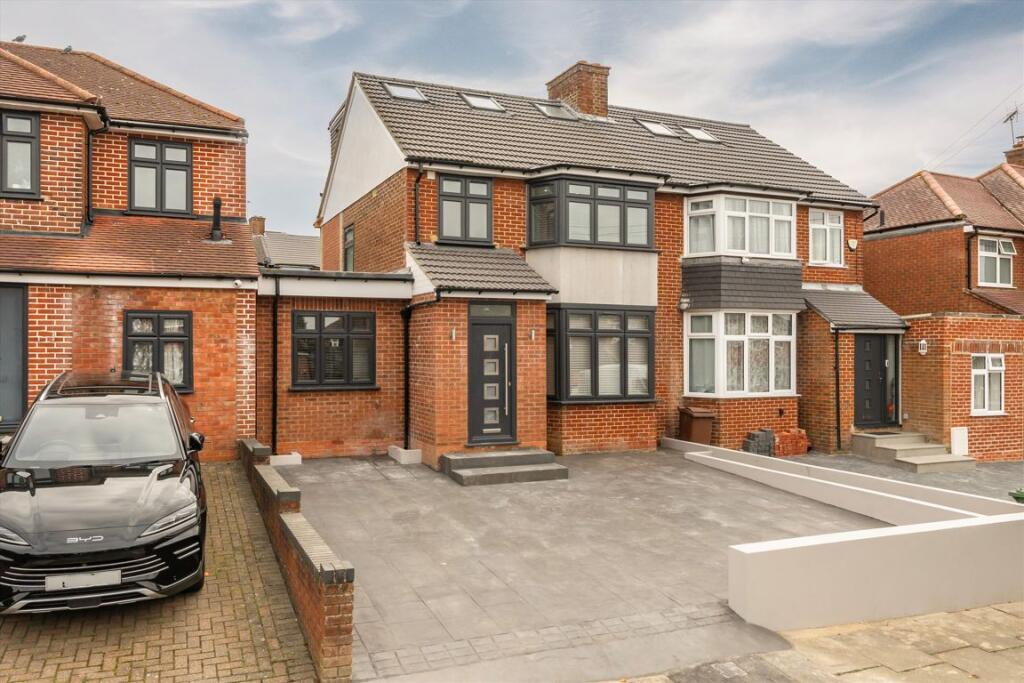 4 bed Semi Detached for rent in Stanmore. From Colin Dean