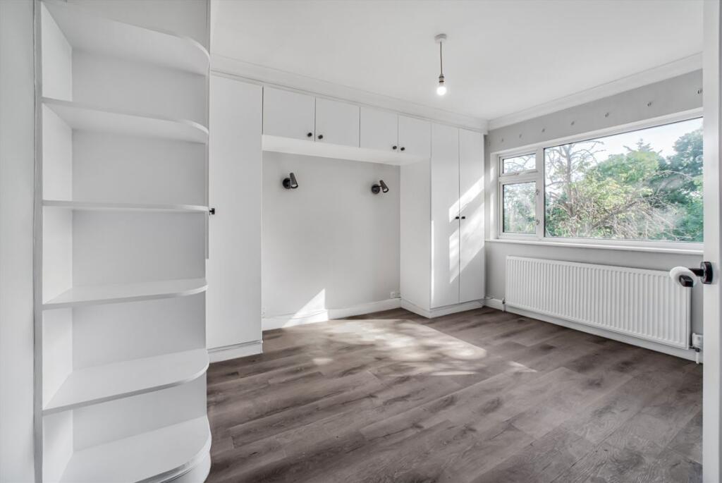 2 bed 1st Floor Flat for rent in Harrow. From Colin Dean