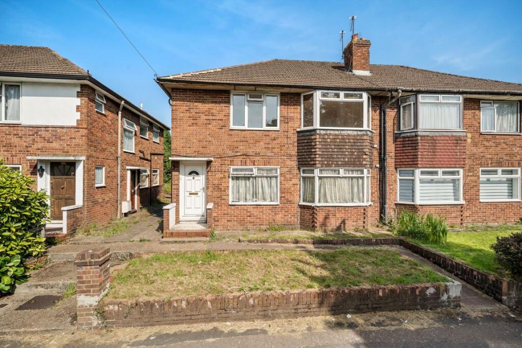 2 bed 1st Floor Flat for rent in Northolt. From Colin Dean
