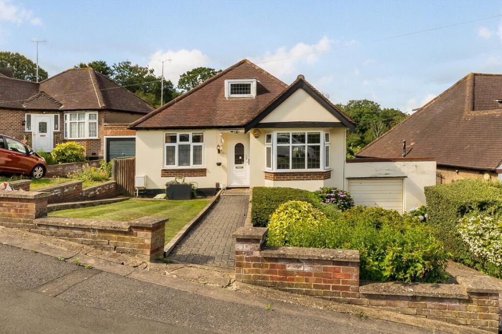 3 bed Bungalow for rent in Northwood. From Colin Dean