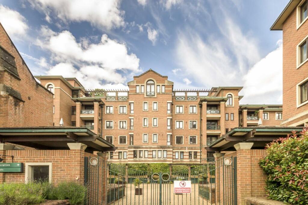 2 bed 1st Floor Flat for rent in Harrow. From Colin Dean
