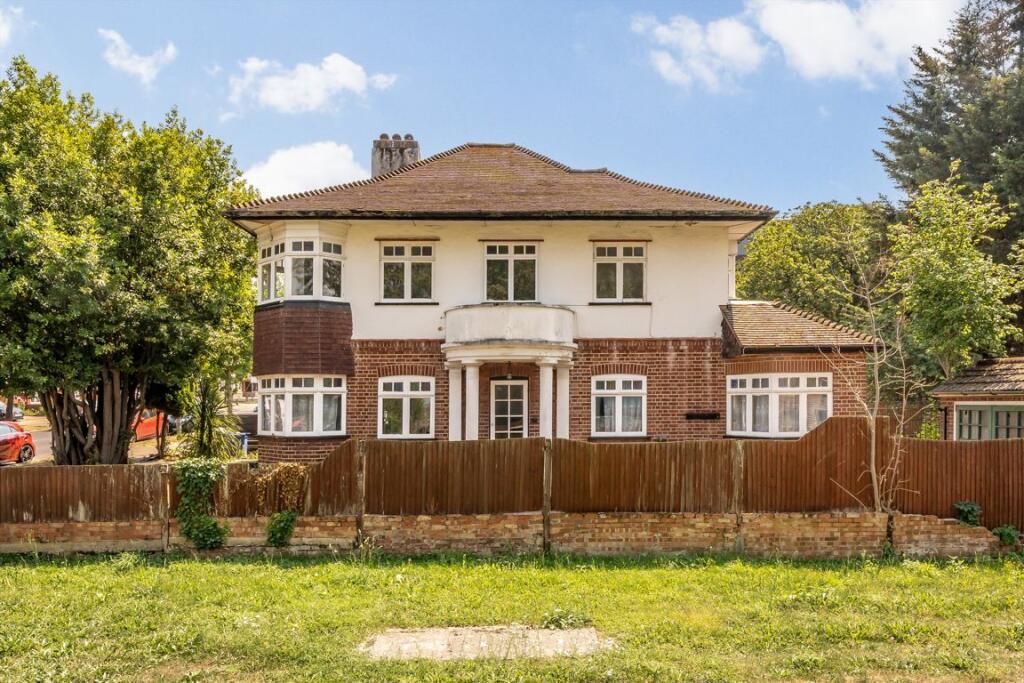 4 bed Detached for rent in Harrow. From Colin Dean