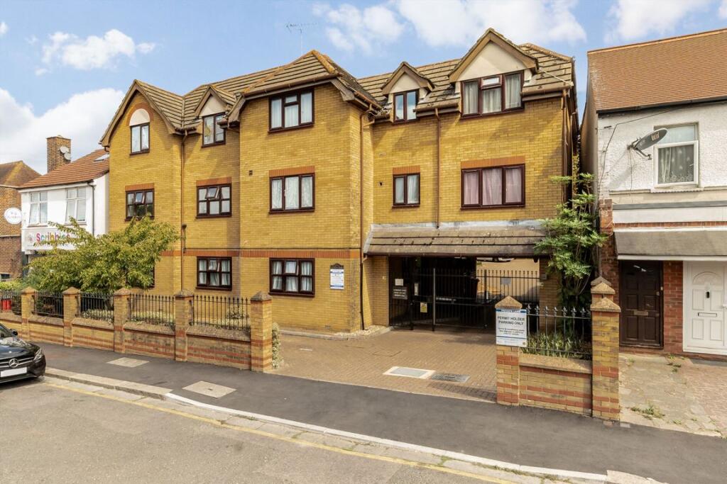 1 bed 1st Floor Flat for rent in Harrow. From Colin Dean