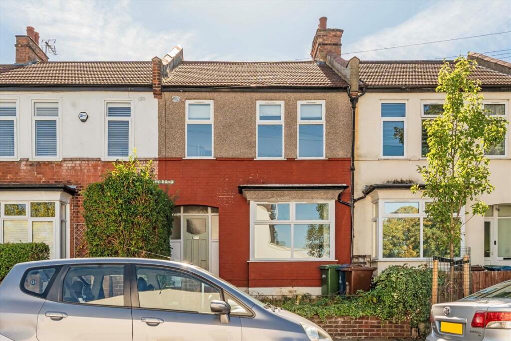 3 bed Detached for rent in Harrow. From Colin Dean