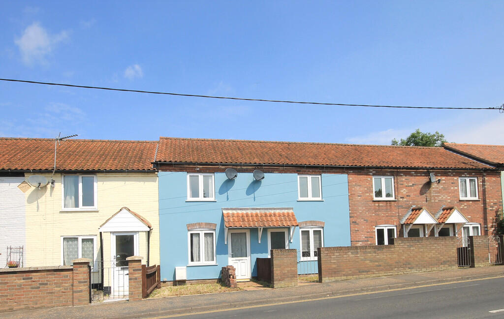 2 bed Mid Terraced House for rent in Fakenham. From Spalding & Co - Fakenham