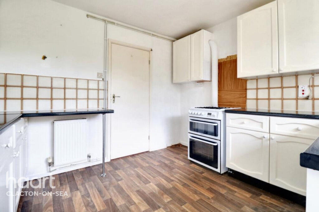 2 bed 1st Floor Flat for rent in Clacton-on-Sea. From haart - Clacton
