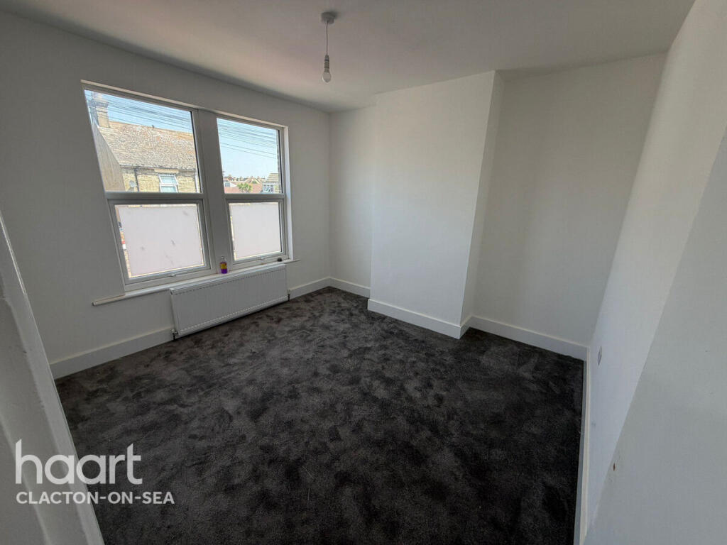 4 bed Mid Terraced House for rent in Clacton-on-Sea. From haart - Clacton