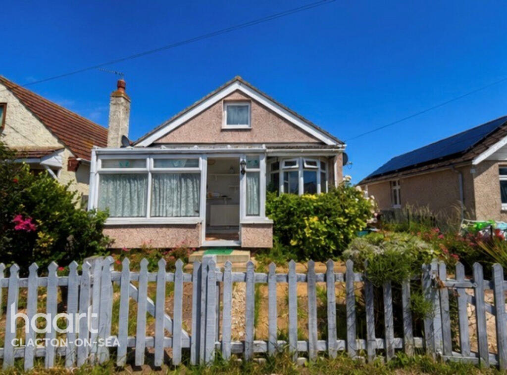 3 bed Chalet for rent in Clacton-on-Sea. From haart - Clacton