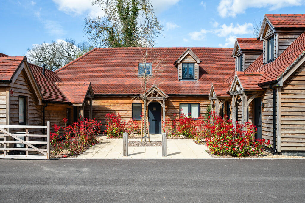 3 bed Barn Conversion for rent in Hookwood. From Robert Leech - Reigate