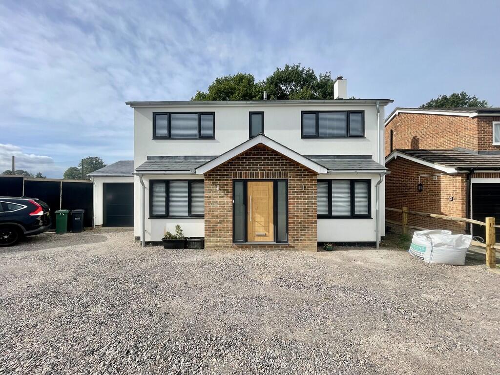 4 bed Detached for rent in Horley. From Robert Leech - Reigate 4 bed Detached for rent in Horley. From Robert Leech - Reigate