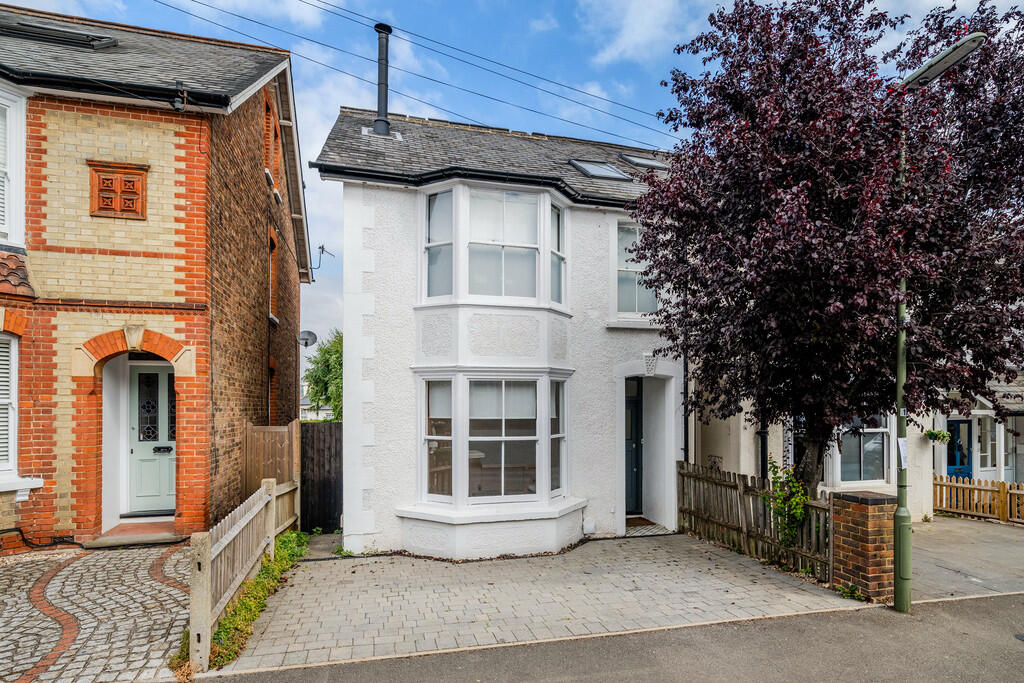 3 bed Semi Detached for rent in Reigate. From Robert Leech - Reigate