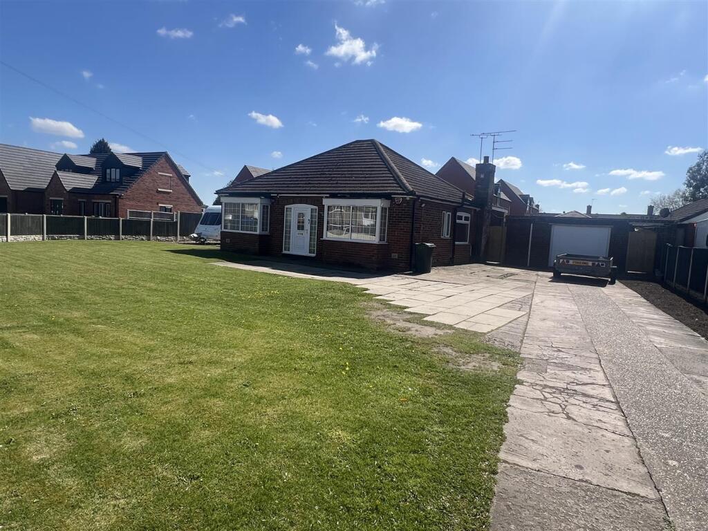3 bed Detached bungalow for rent in Doncaster. From Screetons - Thorne