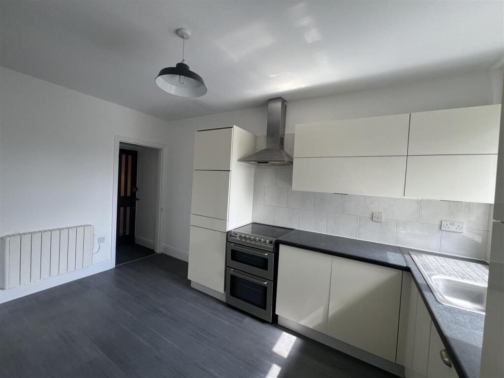 1 bed 1st Floor Flat for rent in Doncaster. From Screetons - Thorne