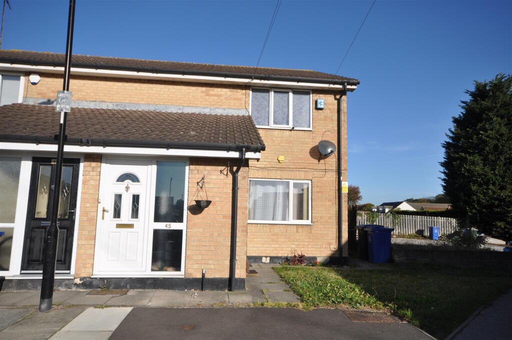 2 bed Apartment for rent in Warmsworth. From Screetons - Thorne