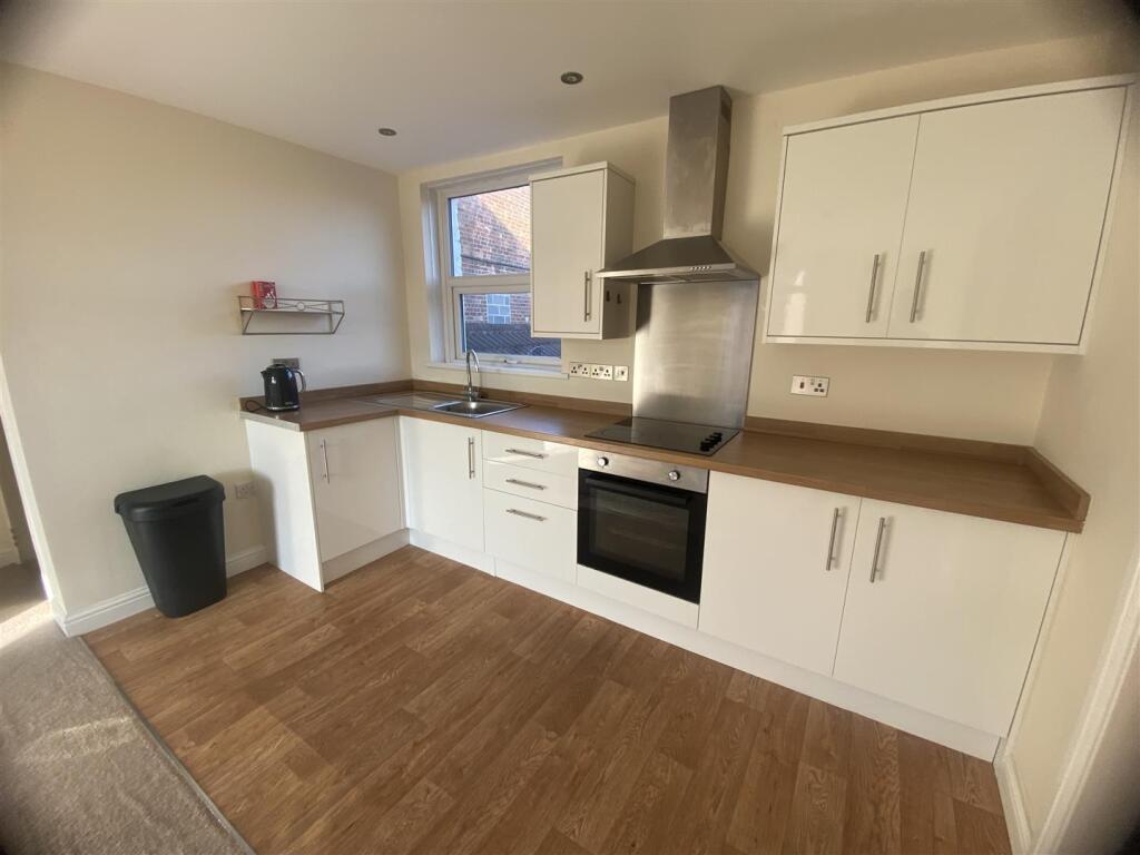 2 bed Apartment for rent in Thorne. From Screetons - Thorne