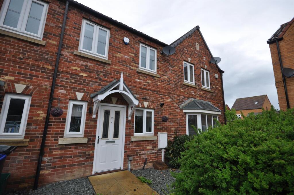 2 bed Mid Terraced House for rent in Doncaster. From Screetons - Thorne