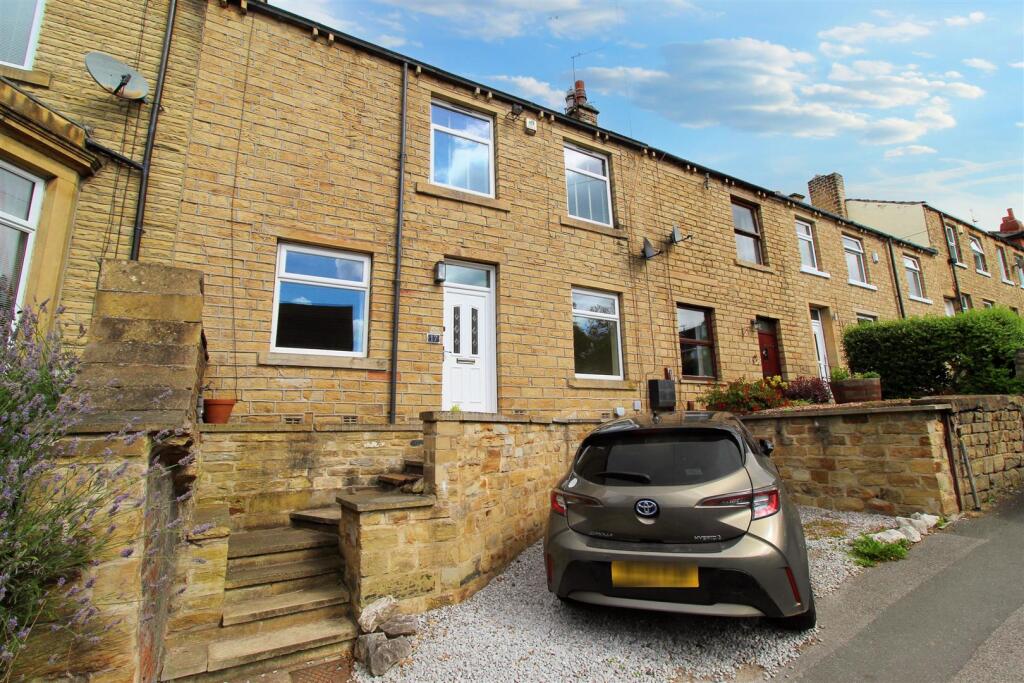 3 bed Mid Terraced House for rent in Lepton. From Paisley Properties - Almondbury