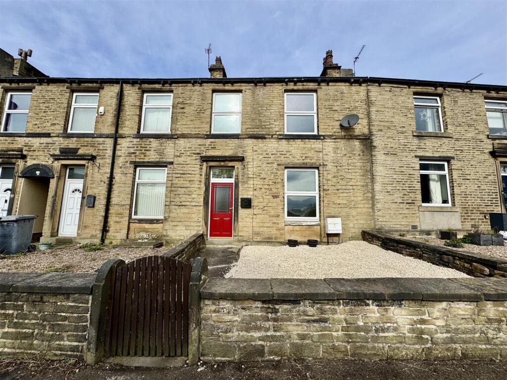 2 bed Mid Terraced House for rent in Outlane. From Paisley Properties - Almondbury