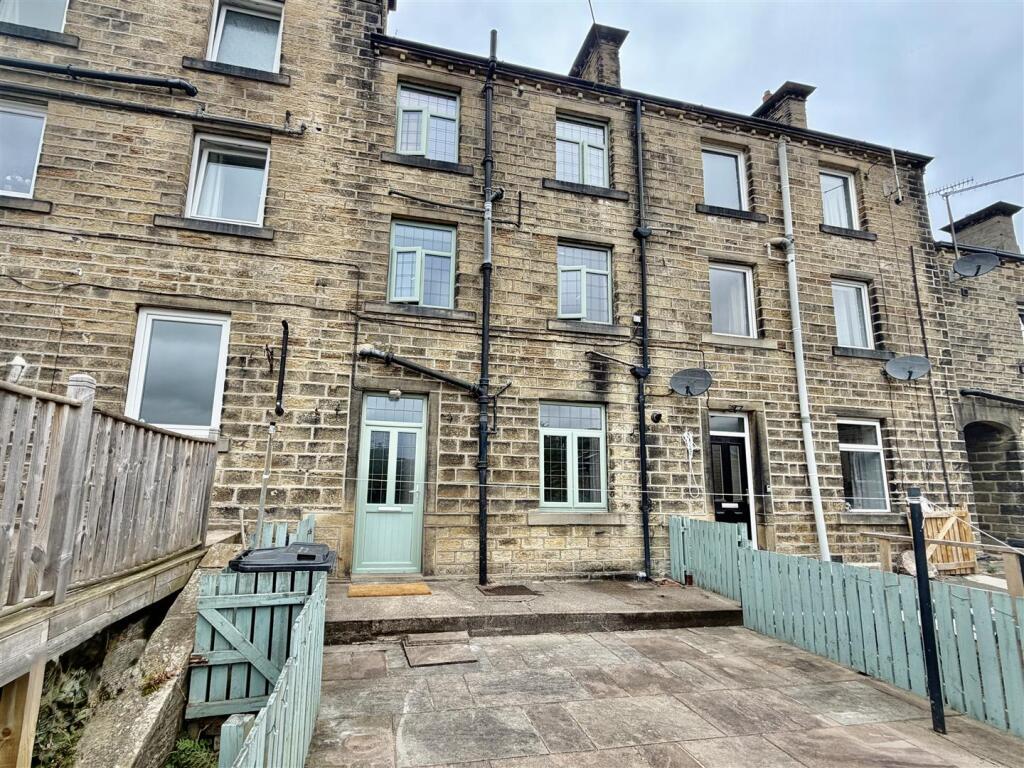 2 bed Mid Terraced House for rent in Lydgate. From Paisley Properties - Almondbury