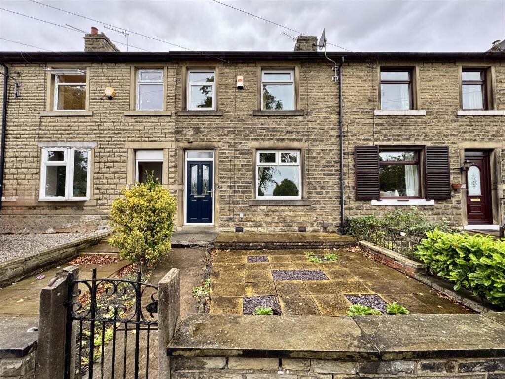 2 bed Mid Terraced House for rent in Kirkheaton. From Paisley Properties - Almondbury 2 bed Mid Terraced House for rent in Kirkheaton. From Paisley Properties - Almondbury