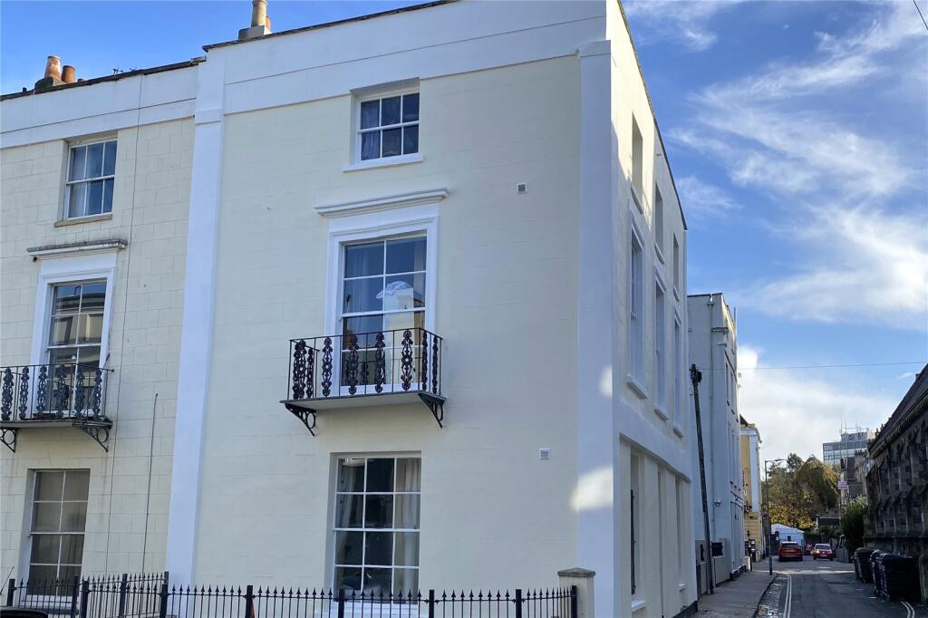 6 bed Annexe for rent in Bristol. From Digs - Bristol