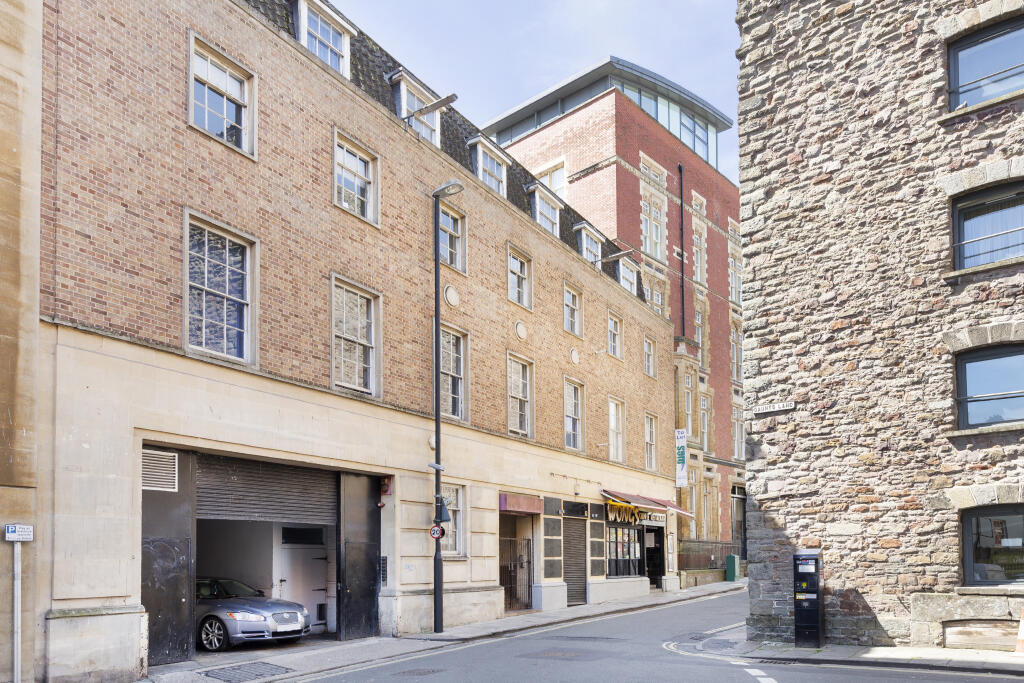 6 bed Apartment for rent in Bristol. From Digs - Bristol
